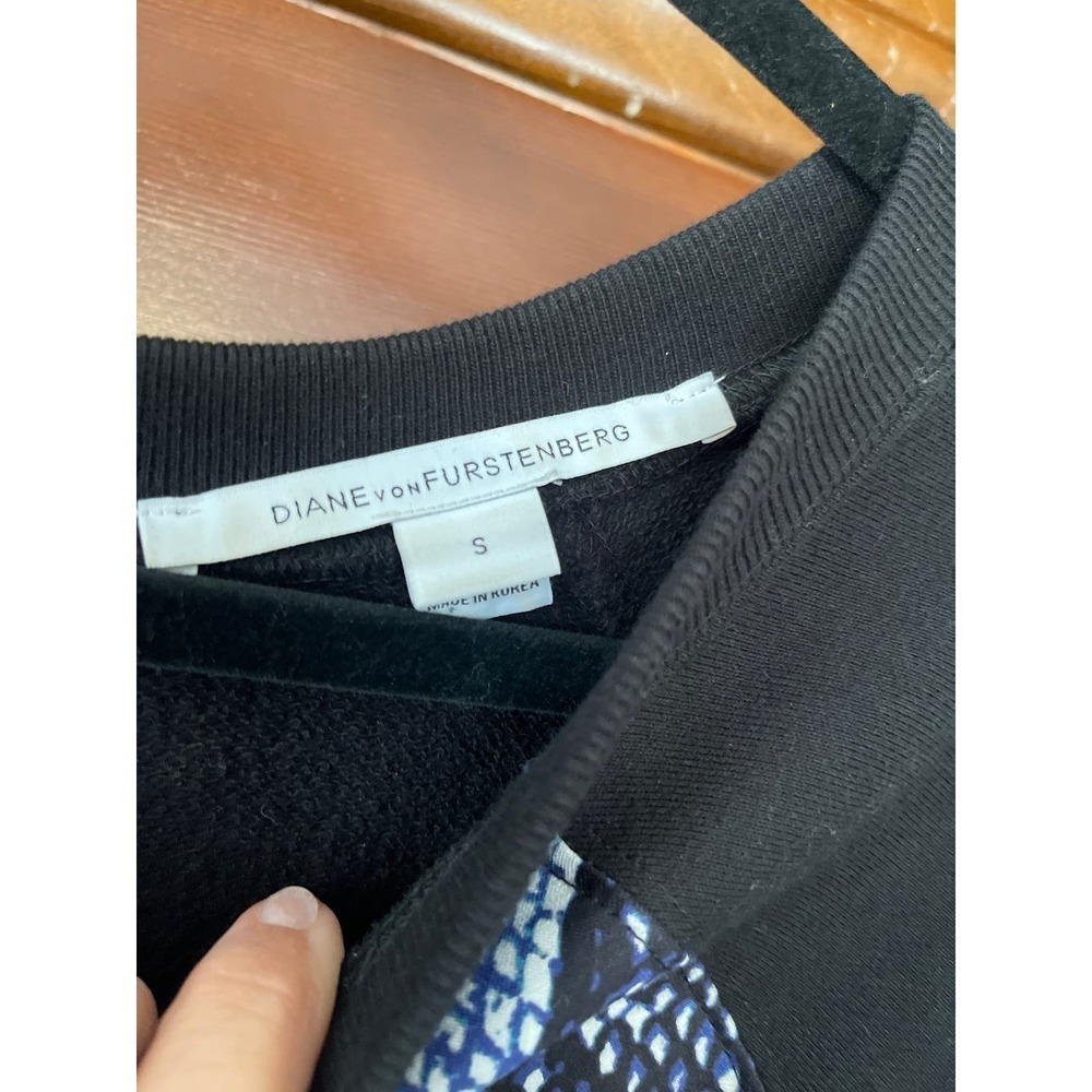 Diane Von Furstenberg Black
Python Print Raglan S… - image 4